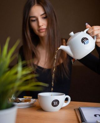 Jak si nejradši vychutnáváte svůj šálek zeleného čaje TE Luxury? 🥹🌿 Zelený čaj, bohatý na antioxidanty, je vaším...
